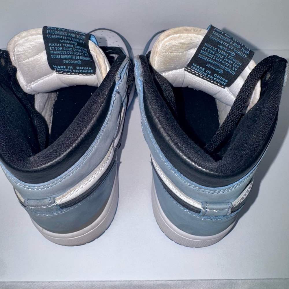 Air Jordan 1 Retro High OG “University Blue” (Model: 555088-134) Kids Size 4y - Picture 11 of 12